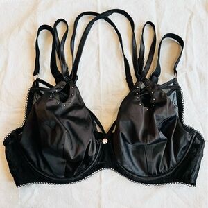 Scantilly by Curvy Kate 38DD black strappy underwire bra